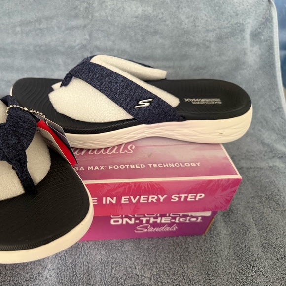 Skechers Women's On the Go Comfort Sandals - Picture 1 of 3